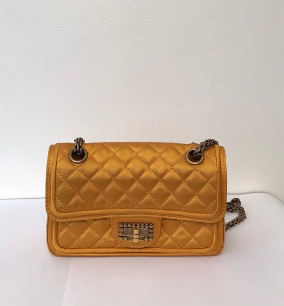 chanel flap bag yellow