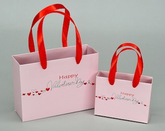 1:6 Doll Paper Gift Bag. Miniature Gift Bags. Dollhouse Valentine's Day.