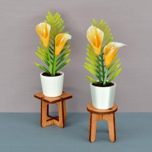 1:6 Scale Dollhouse Miniature Flowers in Pot. Doll Indoor Plants in Pots. Perfect for 11.5-12 inch Dolls.