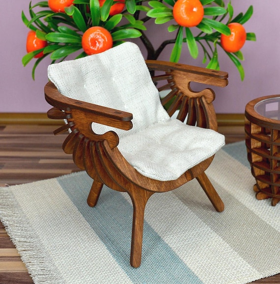 Lot De 3 Fauteuils Miniatures 1:12 Pour Maison De Poupée - Blanc Et Rouge, Matière Flanelle/bois, Neuf Sous Blister