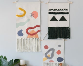Boho Woven Wall Tapestry: Abstract Art Decor with Tassels