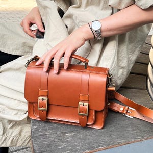 Bolso bandolera tipo cartera - Tallas S/XS - Bolso de piel curtida vegetal - Bolso cosido a mano