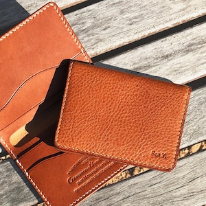 Tarjetero horizontal de 4 ranuras - Cartera de piel curtida vegetal - Cartera cosida a mano - Personalización