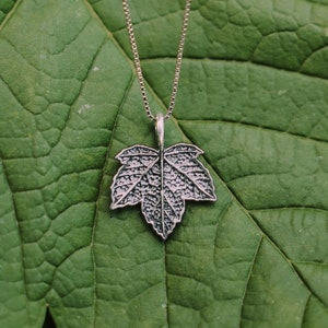 Sterling Silber Ahornblatt Halskette, handgemachter Silberschmuck, Natur inspiriert Halskette, Symbol Schmuck Geschenk, Sycamore Blatt Anhänger