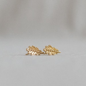 Elegant Golden Oak Leaf Earrings – Nature Inspired Jewelry, Symbolic Silver & Gold Gift