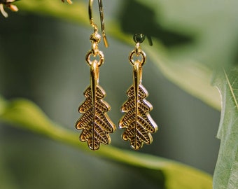 Gouden eikenbladoorbellen – 18 kt verguld sterlingzilver, handgemaakte botanische hangers, op de natuur geïnspireerde statement-sieraden