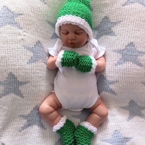 Loom Knit A Elf Hat, mittens and Booties set | Beginner friendly PDF Patterns | Christmas patterns