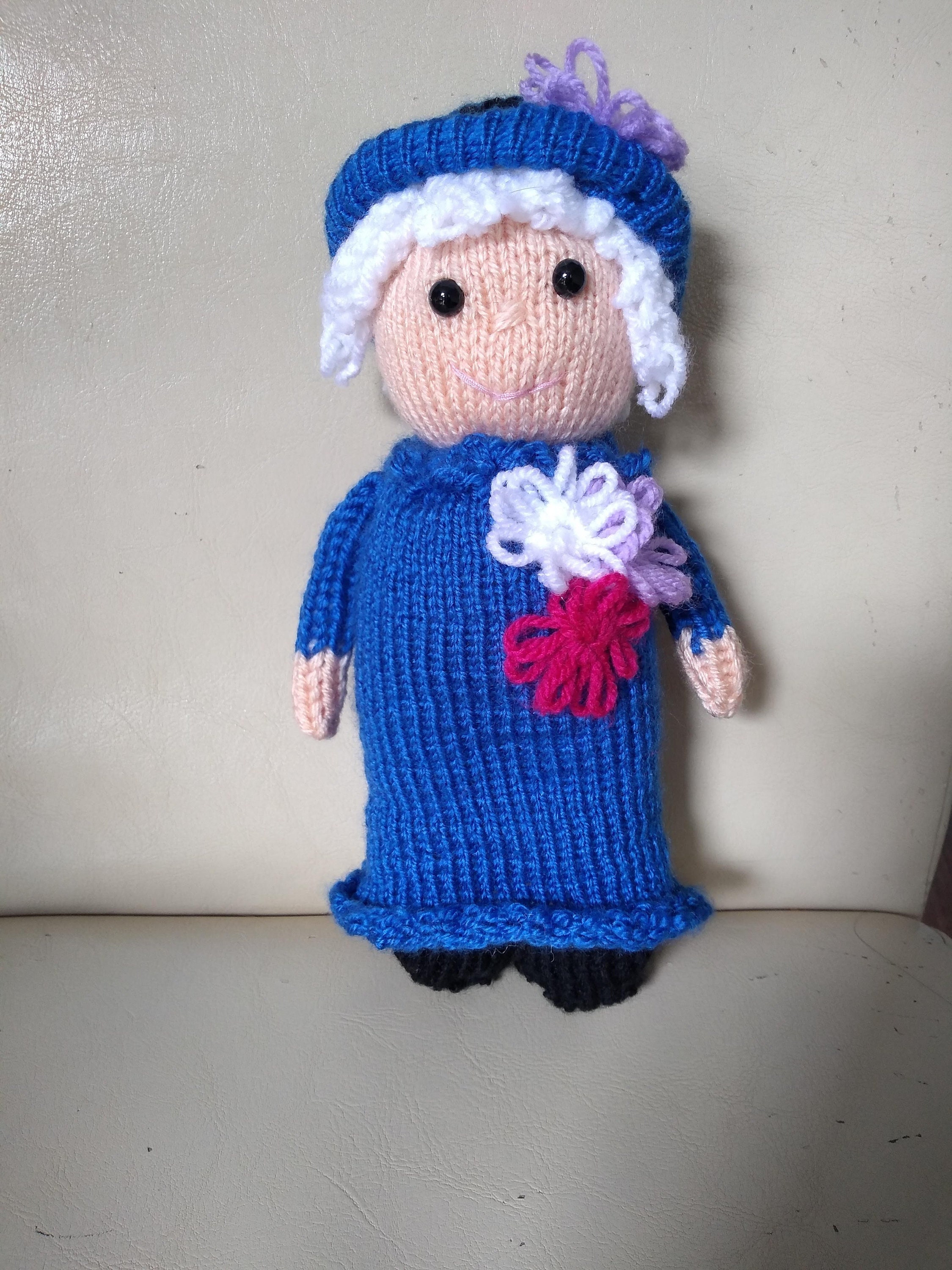 Loom Knitting PATTERNS Queen Toys Gifts Jubilee Queen Elizabeth Doll ...