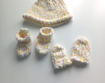 Pacchetto di modelli per maglieria a telaio - Cappello, guanti e scarpine per neonati (modello PDF)