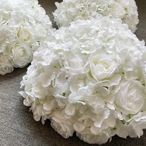 White Artificial Flower Balls for Wedding Centerpiece Table Decorations Wedding Table Flowers Arrangement Half Moon Floral Ball