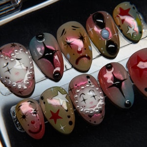 Artistic Clown-Themed Press On Nails, Bold and Vibrant Carnival-Inspired Design, Unique and Artistic Nail Design,Limited Edition clown nails