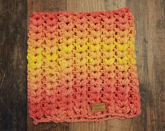 Loop scarf compartments