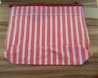 Utensil bag inlay with bottom