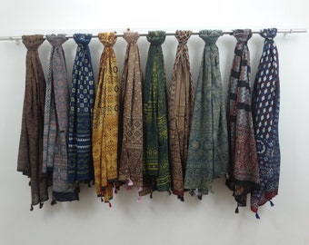 Ajrakh Handblock Print Baumwolle Dupatta - Natural Dye Quastenschal
