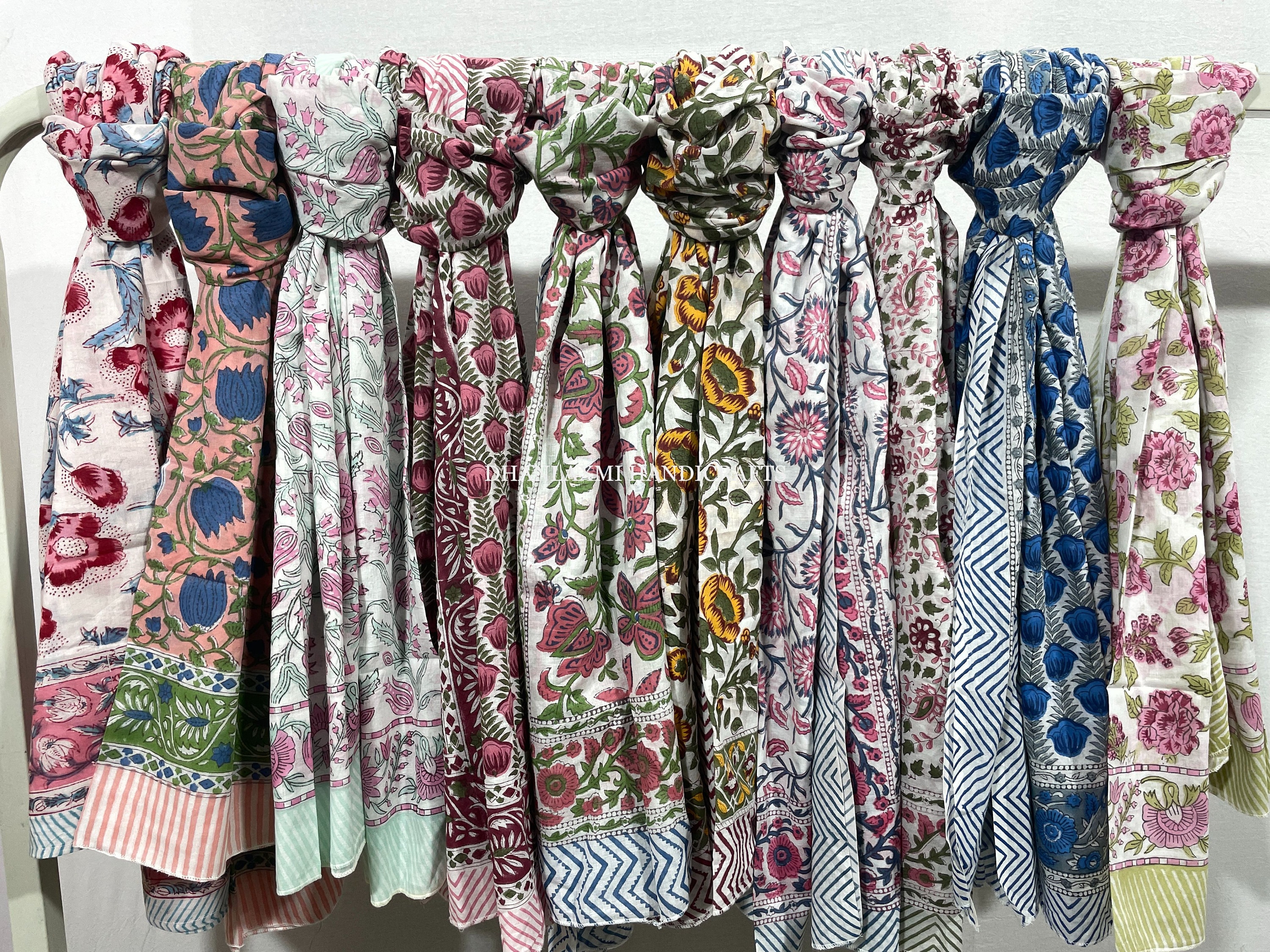 Wholesale hijabs hotsell and scarves