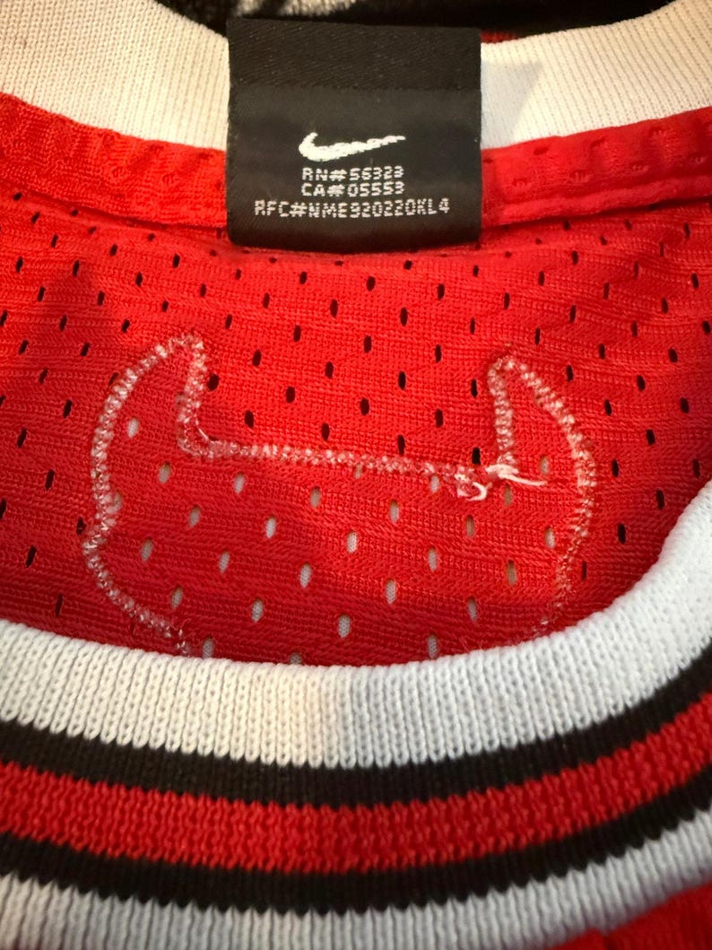 Vintage 90s Nike Chicago Bulls Michael Jordan #23 Basketball Jersey NBA - Size M +2 Length (17x22) image 7