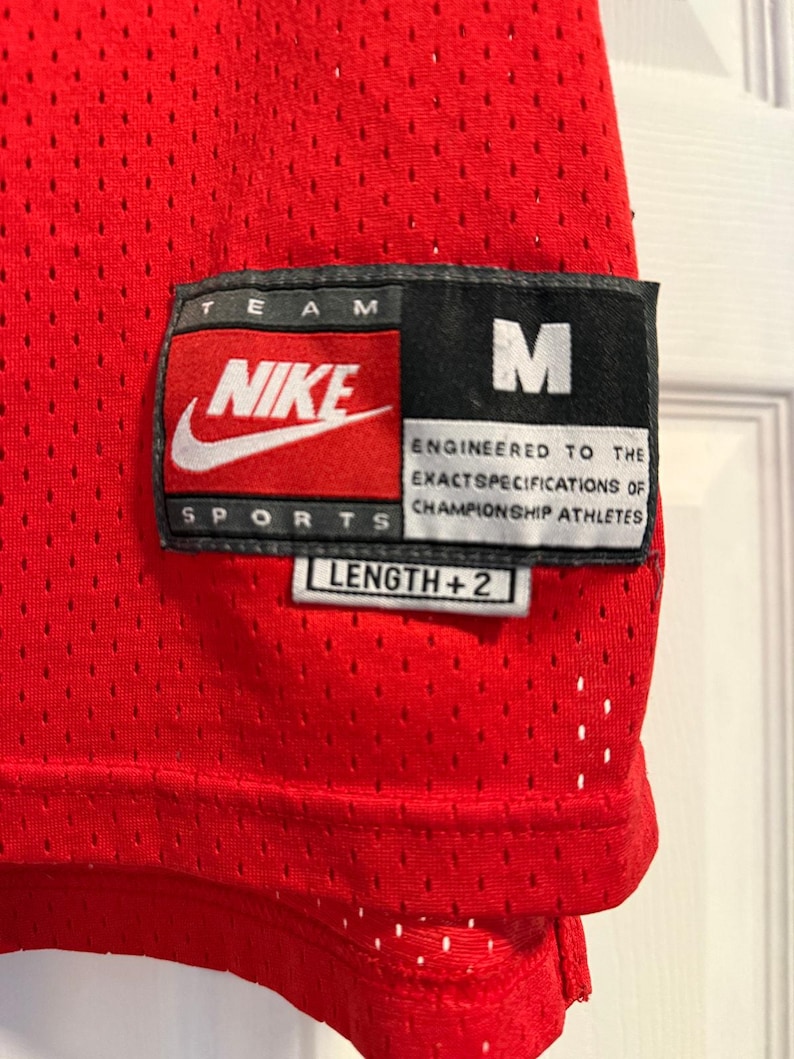 Vintage 90s Nike Chicago Bulls Michael Jordan #23 Basketball Jersey NBA - Size M +2 Length (17x22) image 2