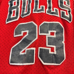 Vintage 90s Nike Chicago Bulls Michael Jordan #23 Basketball Jersey NBA - Size M +2 Length (17x22) image 5