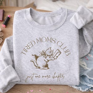 Tröja med trötta bokmammorsklubb, retro bokmalströja, bokälskare, present till bokmammor, vintage kattläsningströja