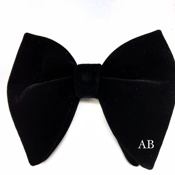 Custom initials velvet Bowtie, Tom Ford inspired Butterfly Bowtie. Personalised Bowtie . Personalised grooms gift.