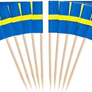 Adornos para cupcakes con la bandera sueca, palillos para cócteles, decoración para fiestas (paquete de 100) imagen 1