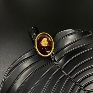 Spilla Biedermeier antica, medaglione placcato in oro, cornice con foto antiche, spilla fotografica, gioielli commemorativi, regalo devozionale