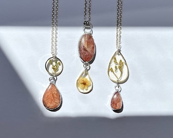 REAL FLOWERS | Sunstone with real flowers wild sage white wildflowers necklace