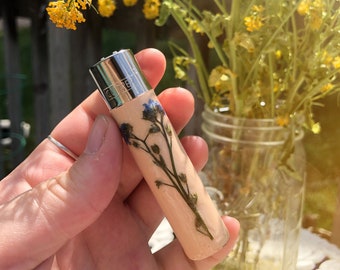 REAL FLOWER LIGHTER| pink refillable lighter with real pressed forget me not flowers