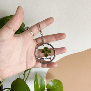 REAL FLOWER KEYCHAIN lucky keychain real pressed four leaf clover flower keychain image 3