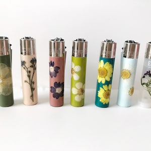 REAL FLOWER LIGHTER pink refillable lighter with real pressed forget me not flowers image 3
