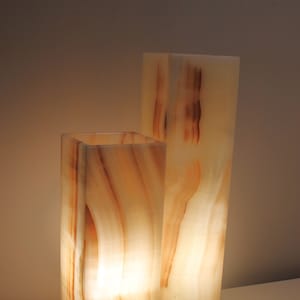 Cream-white Alabaster table lamp, 16&quot; & 12&quot; - Beautiful fine golden veins