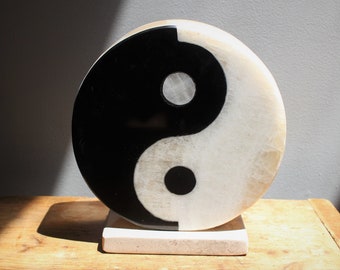 Yin-Yang Onyx desk lamp - inner peace, 8 inch diameter