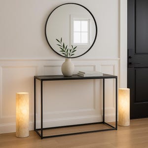 Ivory cylindrical Onyx table lamp, 12&quot; - Minimalist elegance