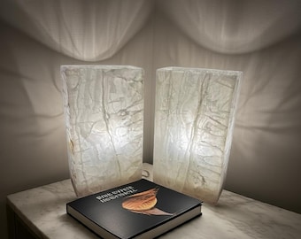 White Onyx table lamp - 14" - Bold crystal veins