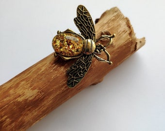 Bee brooch vintage. Bee brooch rhinestone.