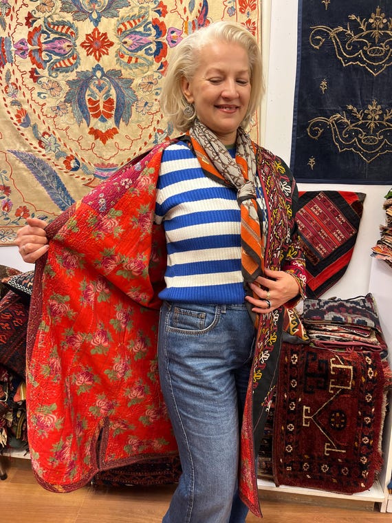 トルクメニスタンのアンティーク Vintage Turkmenistan Traditional Clothing Handmade Silk Embroideri