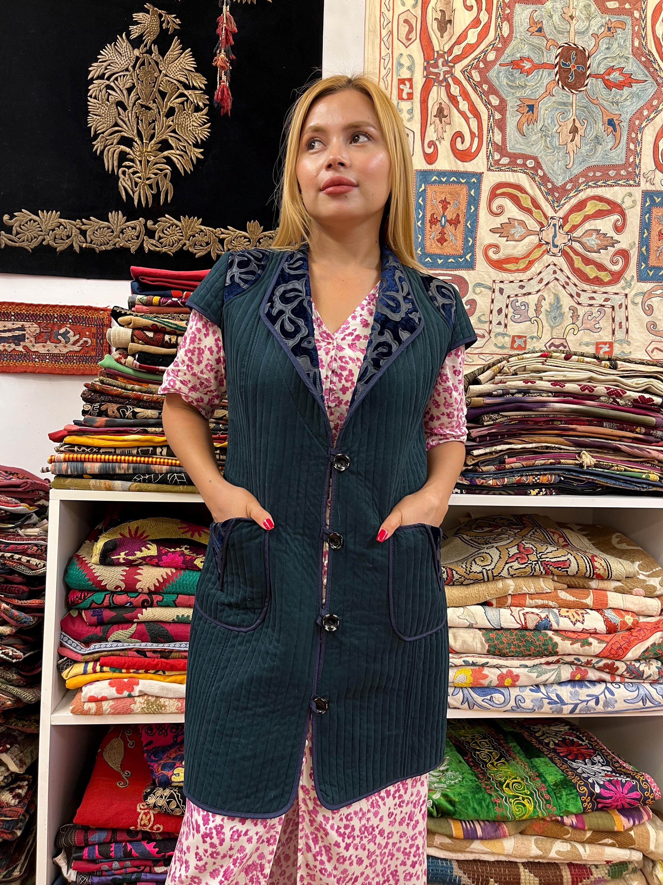 キルギスタンシルク刺繍ベルベットジャケット状態良好送料無料 - Etsy 日本