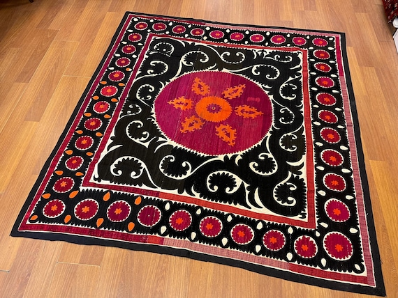 Antique Uzbekistan Handmade Suzani from Taskent