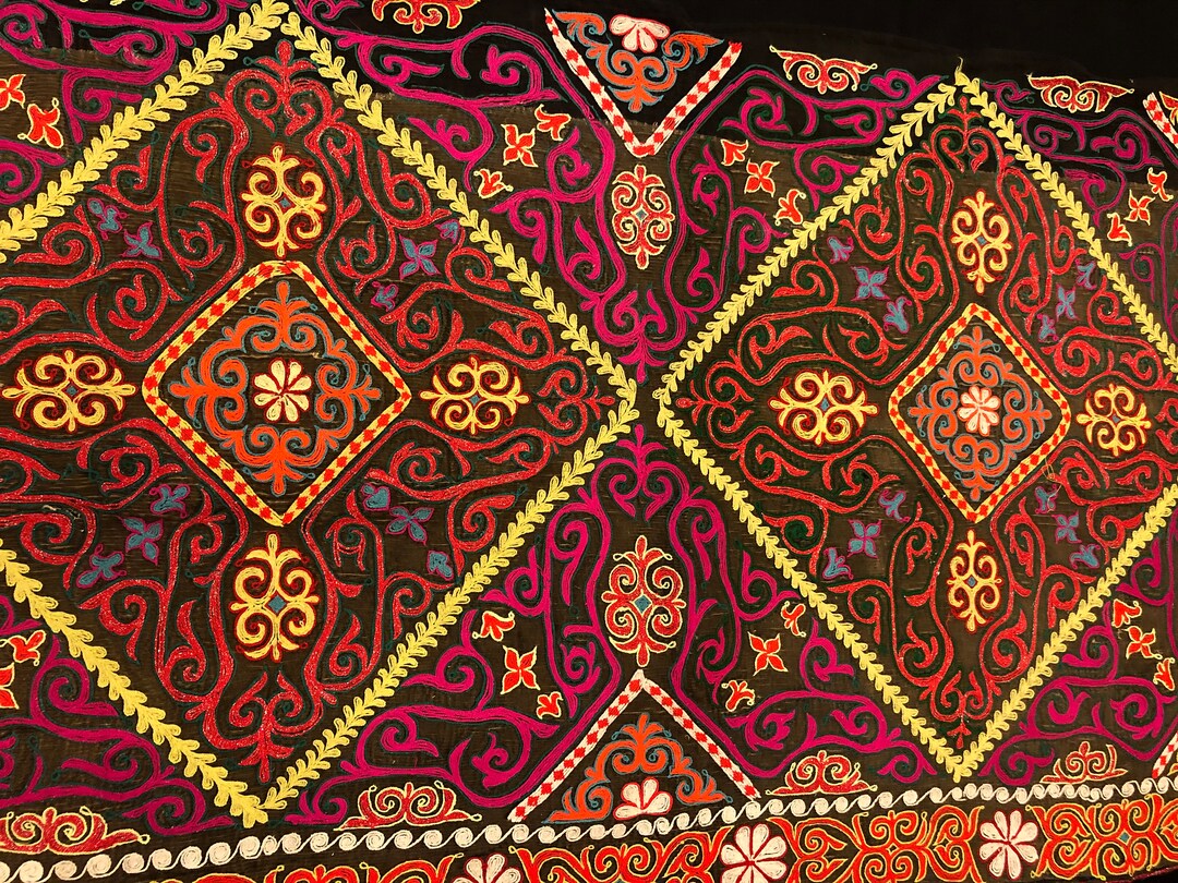 Vintage Kyrgyzstan Silk Embroidered Hanging 170 X 93 Cm 67 X 36 Inches