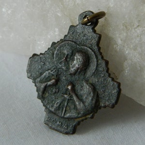 Antique 1800&#39;s Bronze Pope Medal with Jesus Christ #204
