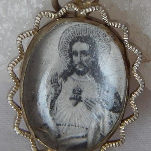 Antique Religious Virgin Mary & Sacred Heart of Jesus Bubble Glass Medal #71