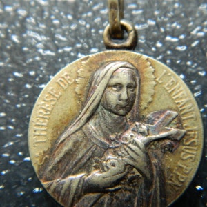Antique Religious Silvered Saint Therese Catholic Medal #228