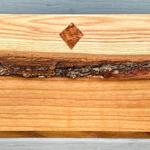 Handgemachte Erinnerungsbox aus Eichen- und Kirschholz