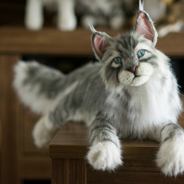 Auf Bestellung! 50 cm realistische Maine Coon Katze gefüllt Plüsch, lebensechte realistische Tier, echtes Tier steifes Spielzeug, Katzenliebhaber Geschenk, individuelle Katze