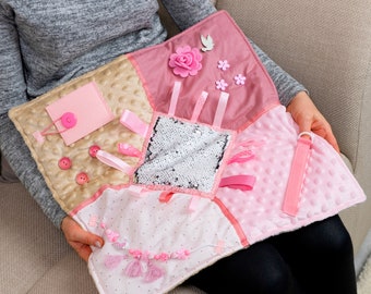 Big Fidget Quilt Soft, Sensory Blanket for Mam Pink Colors, Tactile Activity Mat, Alzheimer's, Dementia, Autism, ADHD Anxiety Relief Lap Pad
