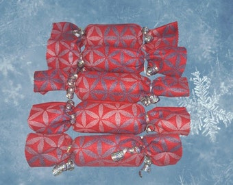 Unique Festive Touch: Set of 5 Eco-Friendly Geometric Pattern Christmas Crackers - Handprinted for Non-Traditional Christmas Decor.