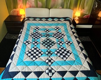 Handgemaakte patchwork-quilt - geometrisch ontwerp voor het moderne huis
