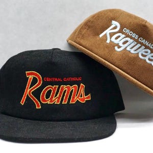 Anpassningsbar manchesterkeps med broderad vintage-sportmanus, pappahatt med ostrukturerad text, personlig keps, present till nyblivna mamma-pappabrudar