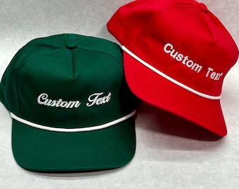 Gorra snapback de 5 paneles, sin estructura y personalizable, con cuerda bordada, texto personalizado, estilo vintage, regalo para mamá y papá primerizos.