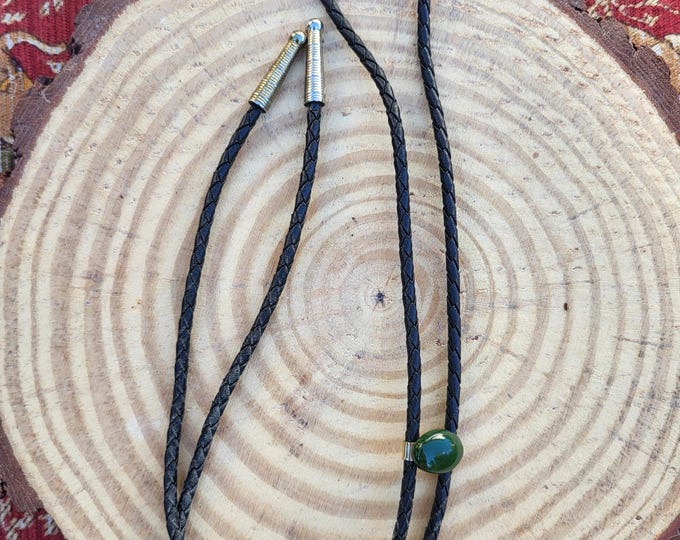 Vintage Green Stone Bolo Tie | Minimalist Western Style Gold-Tone Slide